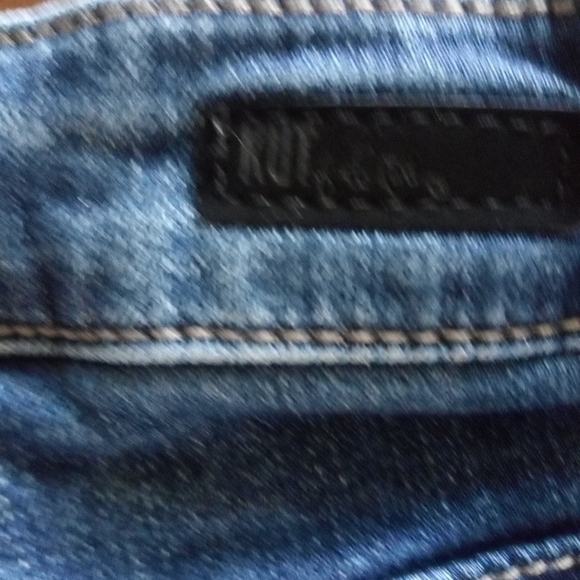 KUT from the kloth distressed boyfriend jeans 6 - Picture 7 of 7